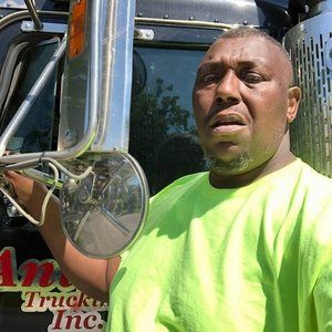 Meet your Posher, Derrick